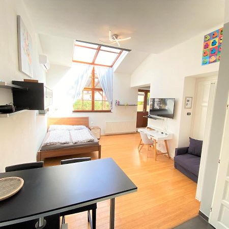 Black Eagle Apartments Prague Ngoại thất bức ảnh
