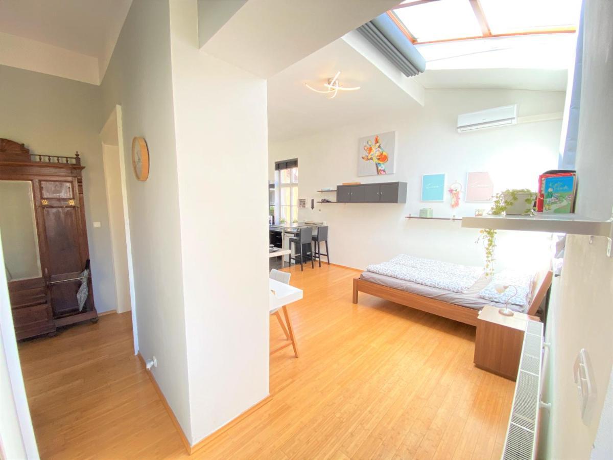 Black Eagle Apartments Prague Ngoại thất bức ảnh