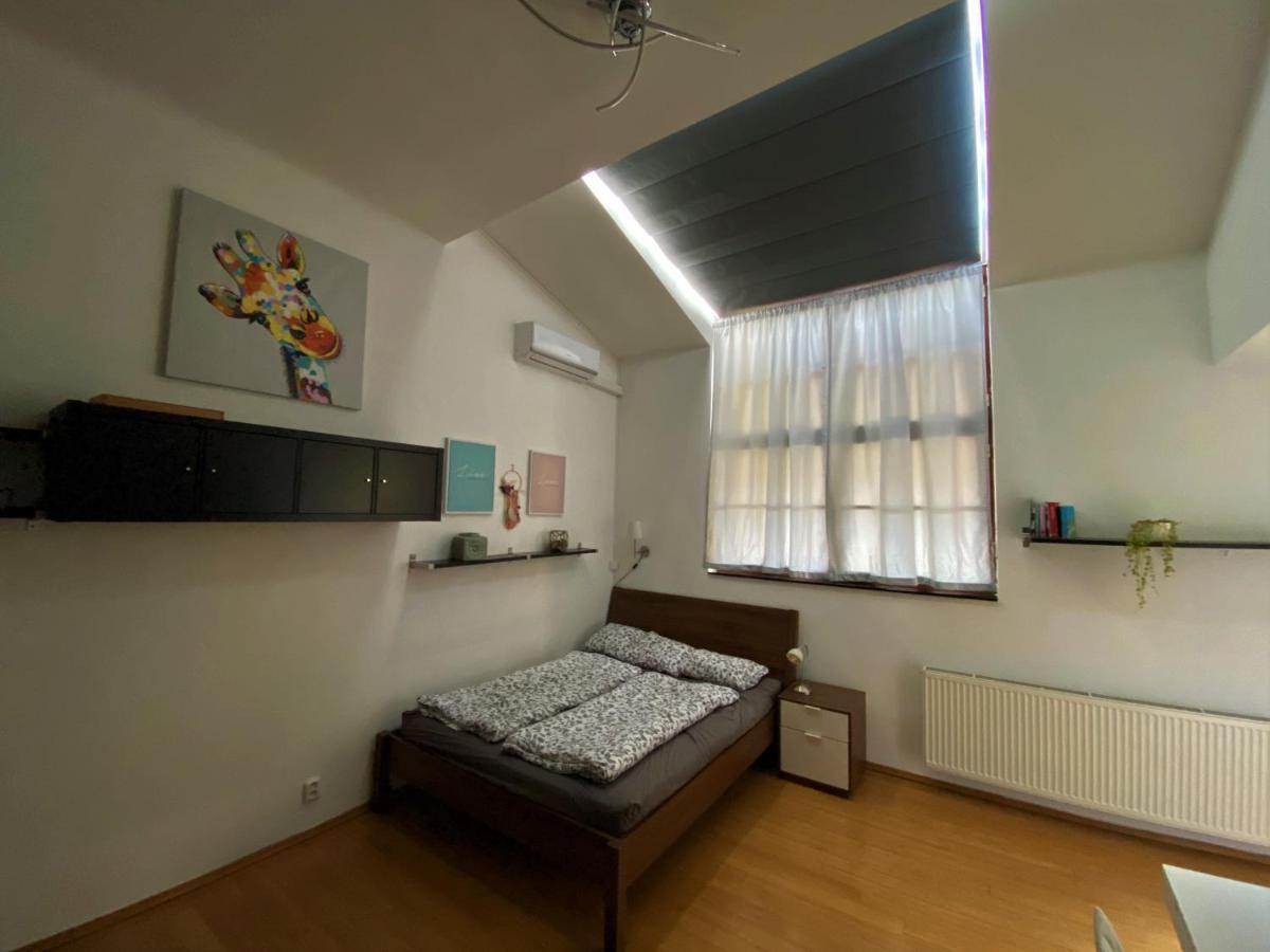 Black Eagle Apartments Prague Ngoại thất bức ảnh