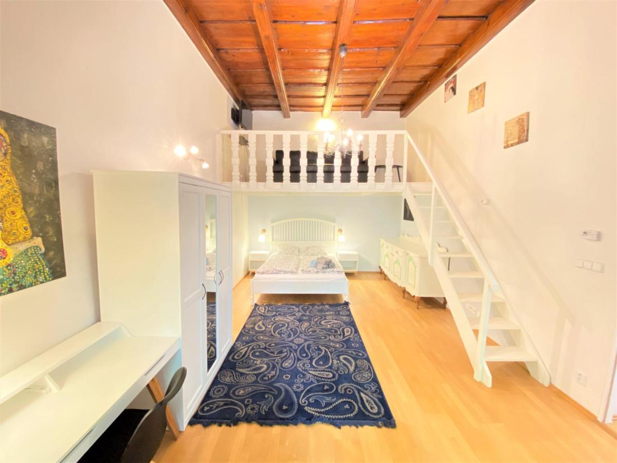 Black Eagle Apartments Prague Ngoại thất bức ảnh