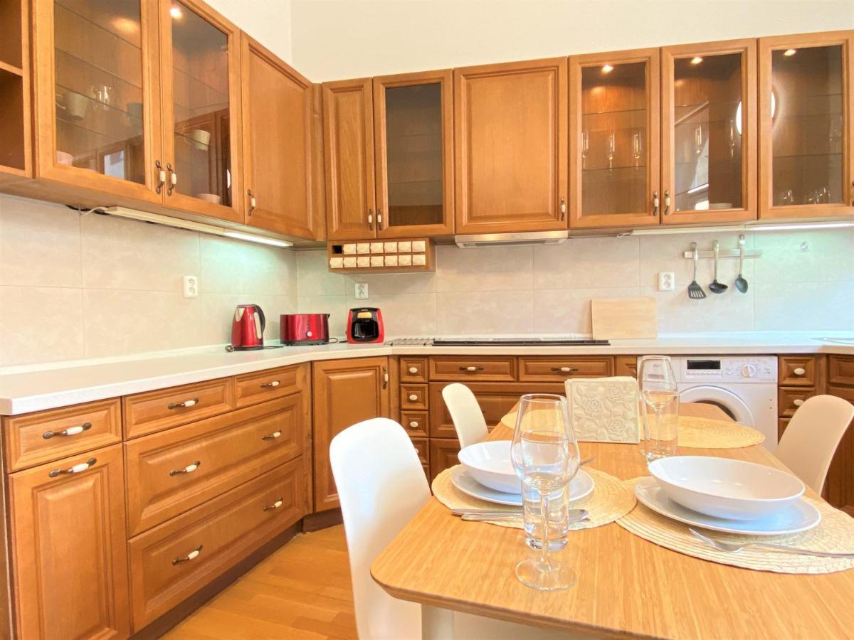 Black Eagle Apartments Prague Ngoại thất bức ảnh