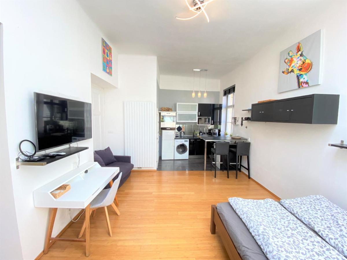 Black Eagle Apartments Prague Ngoại thất bức ảnh