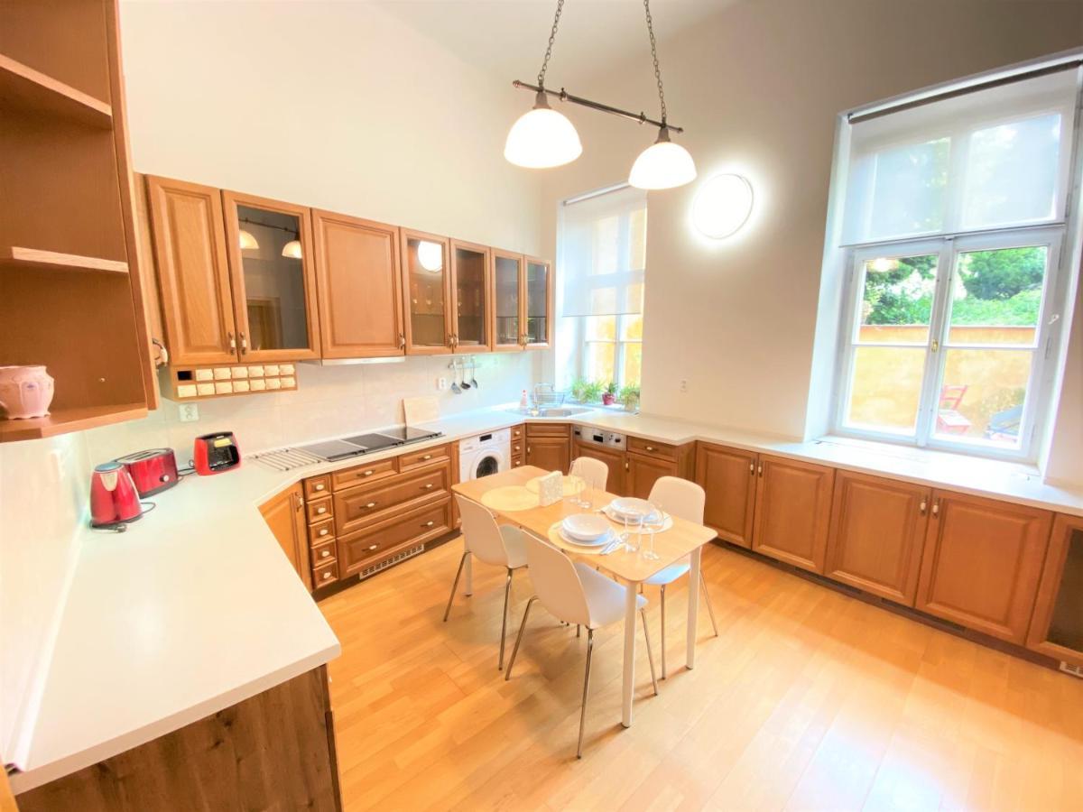 Black Eagle Apartments Prague Ngoại thất bức ảnh