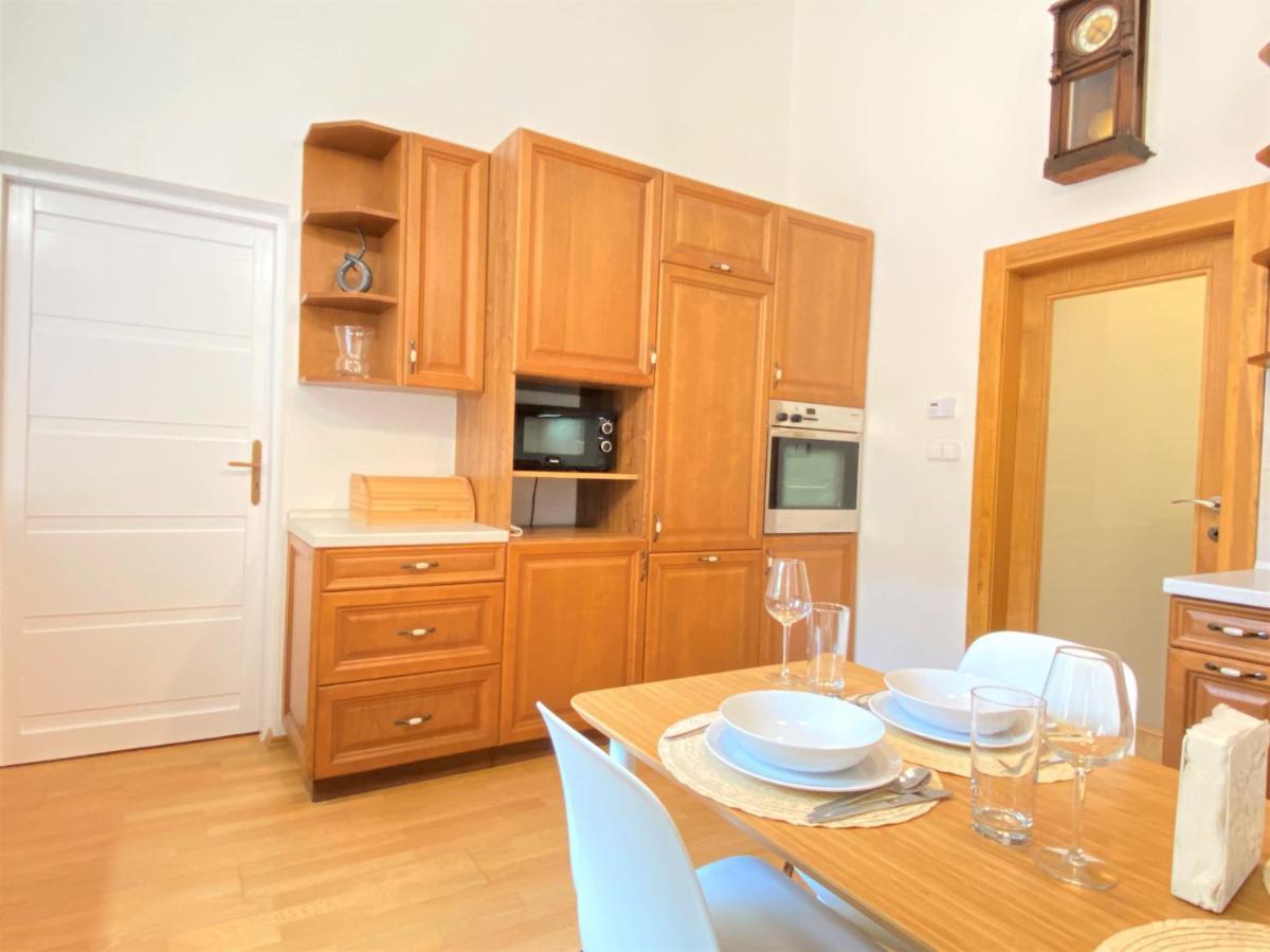Black Eagle Apartments Prague Ngoại thất bức ảnh