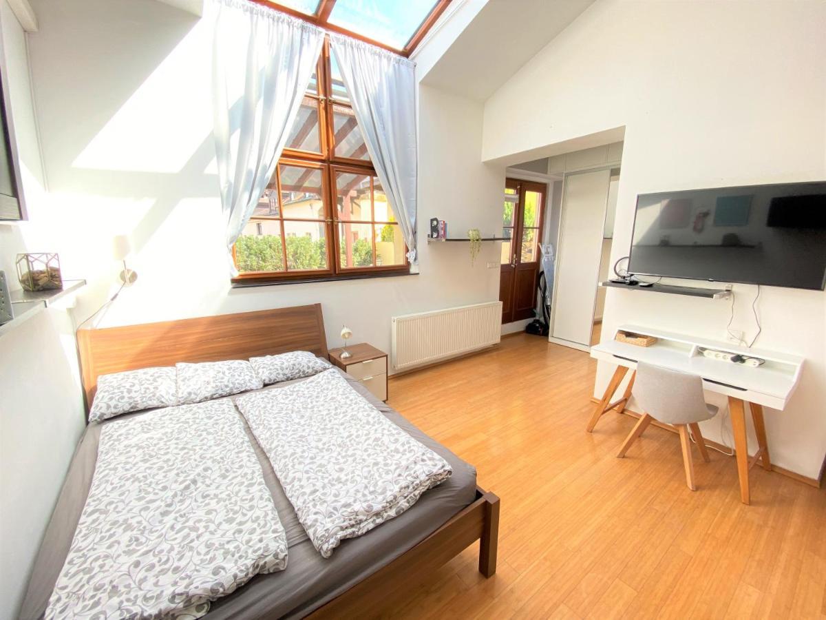 Black Eagle Apartments Prague Ngoại thất bức ảnh