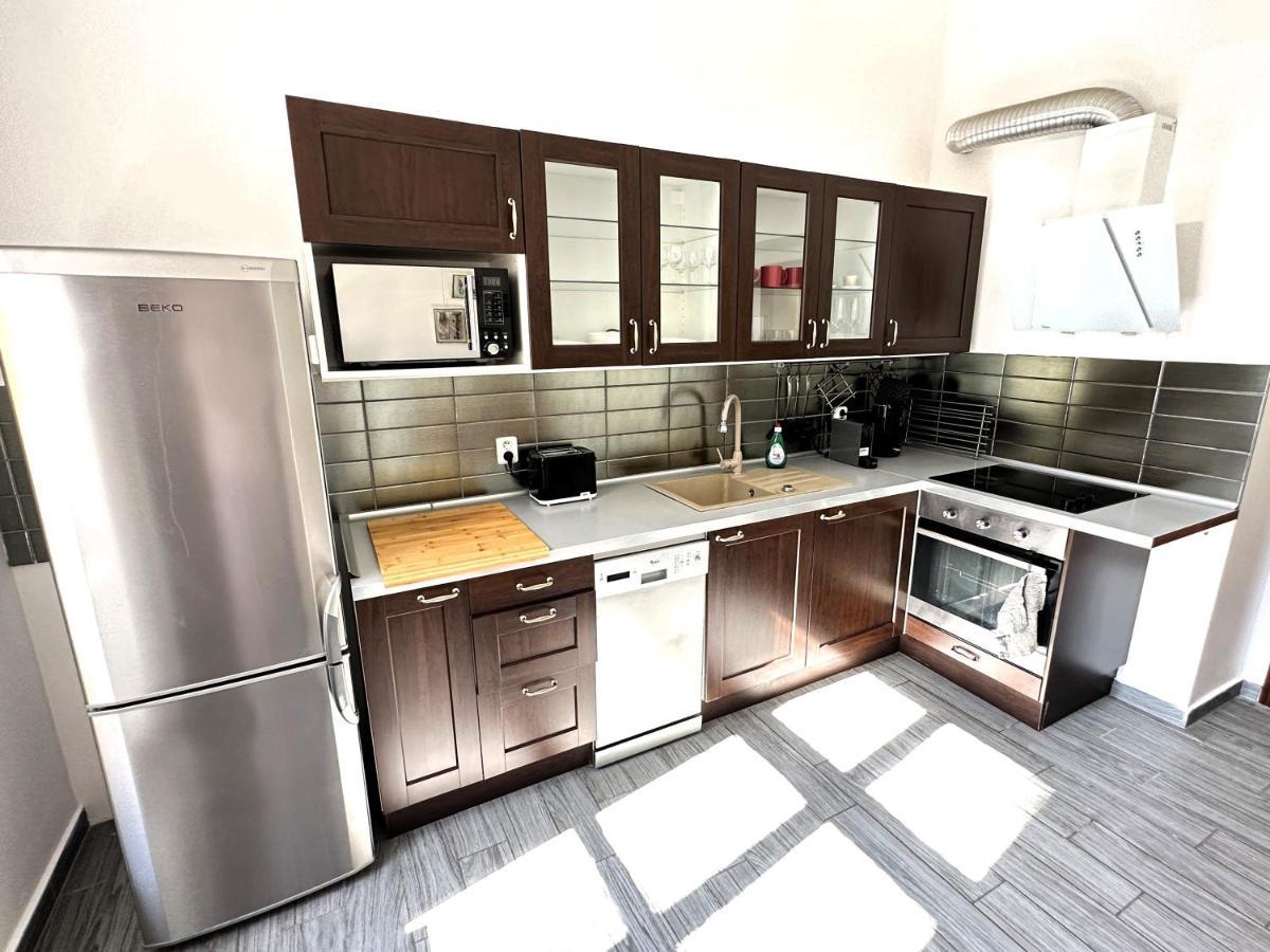 Black Eagle Apartments Prague Ngoại thất bức ảnh