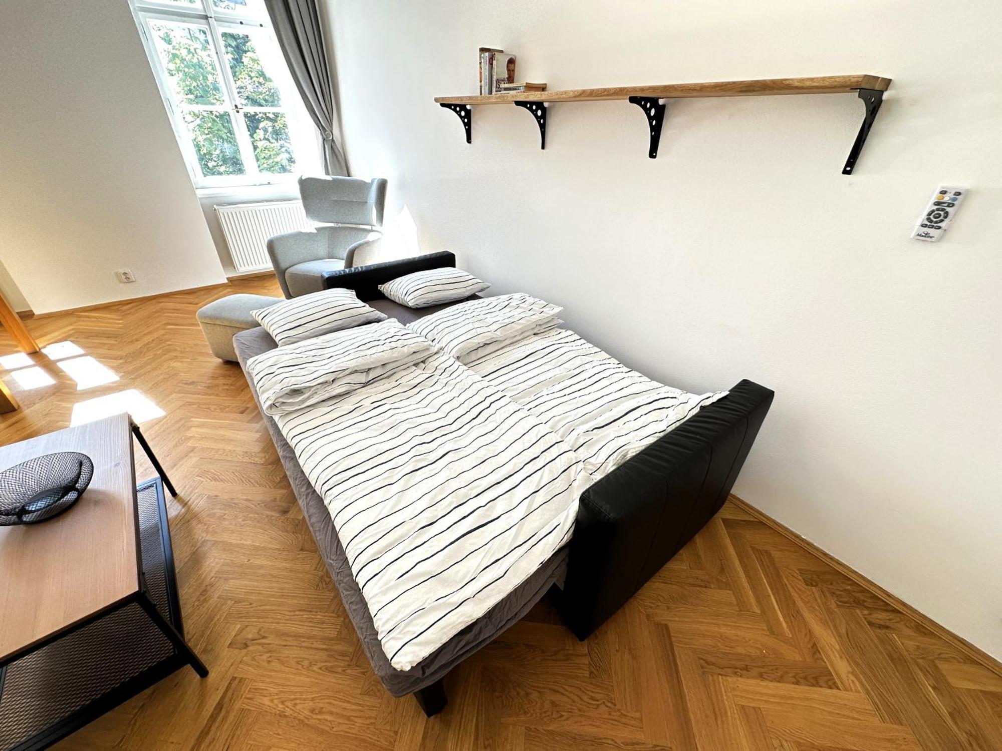 Black Eagle Apartments Prague Ngoại thất bức ảnh